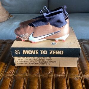 Youth soccer cleats, Nike Jr. Zoom Superfly 9 Academy FG/MG. Size 3Y.
